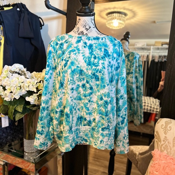 STUNNING, MICHAEL KORS blouse in blue with interesting patterns all over Size 1X - Picture 2 of 11